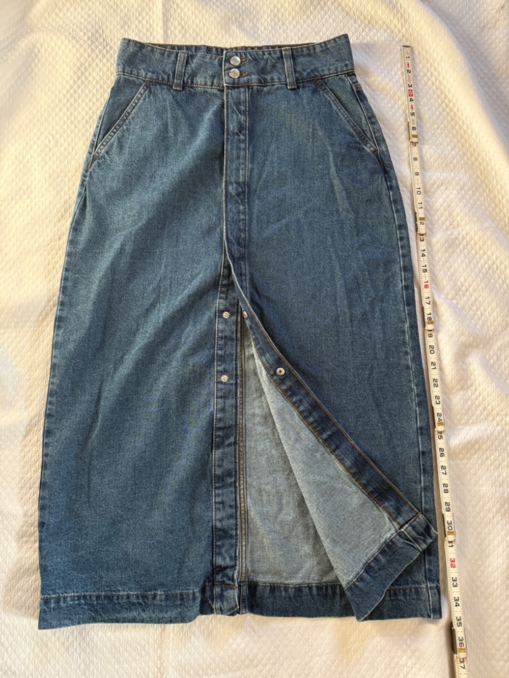 Vero Moda High Dark Blue High-Waist Denim Midi Skirt with Front Snap Slit Medium